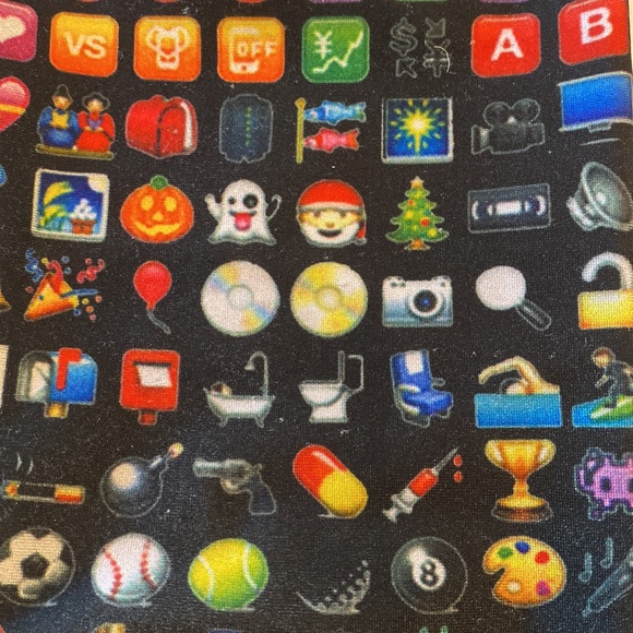 EMOJI KIDS LEGGINGS WITH MANY EMOJIS FOR A 6-7 YEAR OLD - Picture 4 of 12